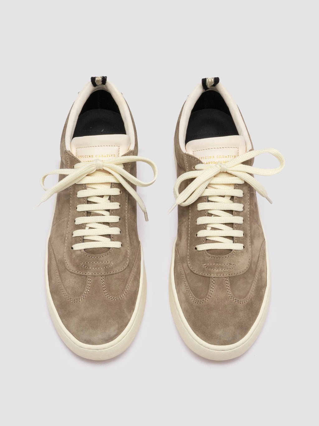 KOMBI 003 - taupefarbene Low-Top-Sneakers aus Wildleder