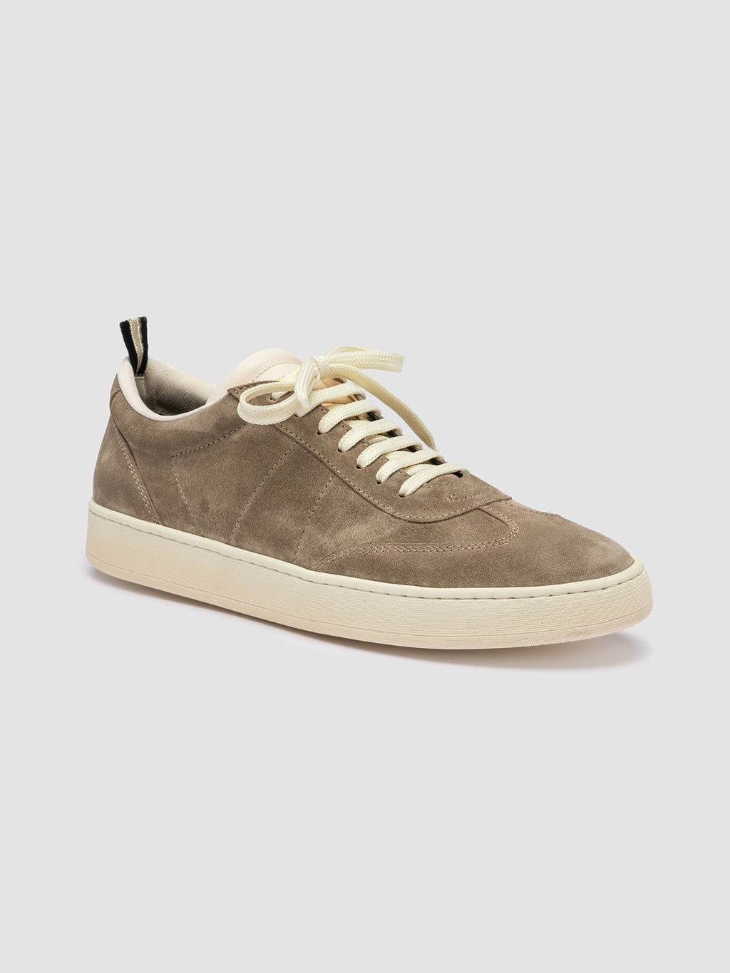 KOMBI 003 - taupefarbene Low-Top-Sneakers aus Wildleder