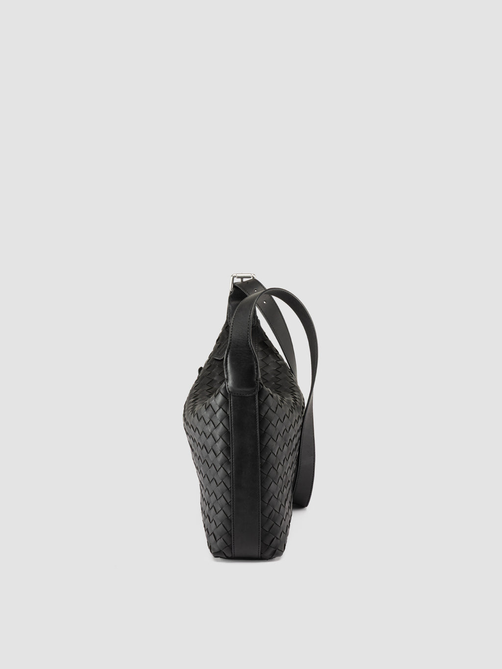 ARMOR 024 - Schwarze Umhängetaschen aus Leder - image 5,side view