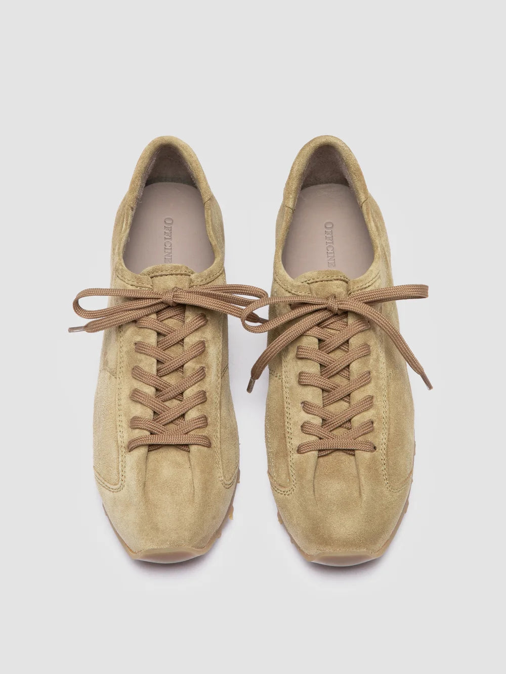 JARRED 101 - Beigefarbene Low-Top-Sneaker aus Wildleder - image 2,side view