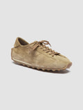 JARRED 101 - Beigefarbene Low-Top-Sneaker aus Wildleder - thumb image 3,side view