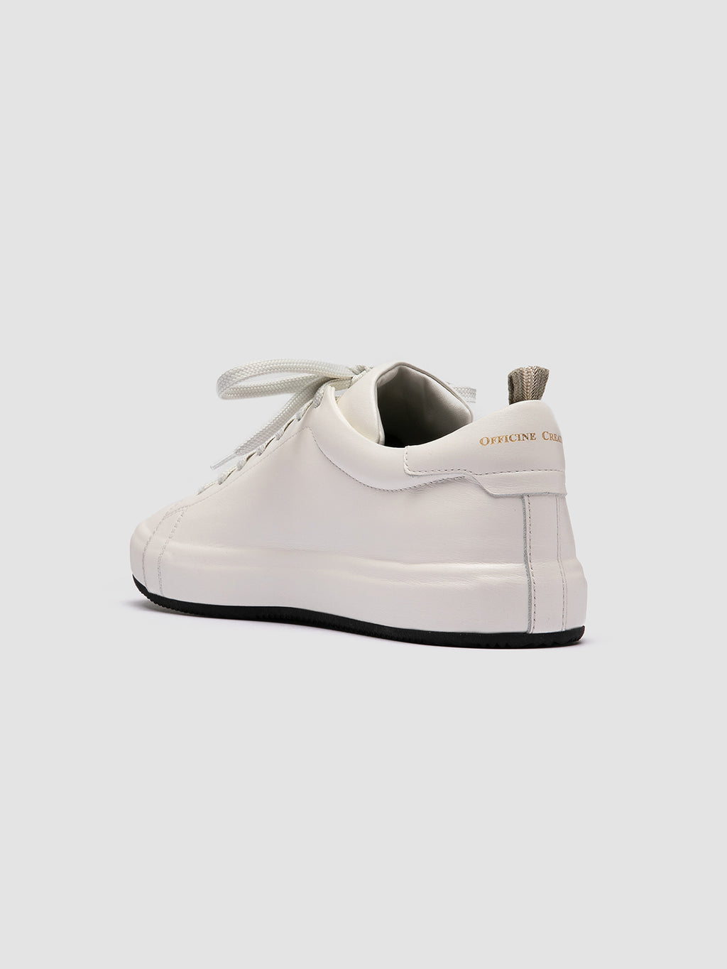 ESSENCE 001 - weiße Low-Top-Sneakers aus Leder