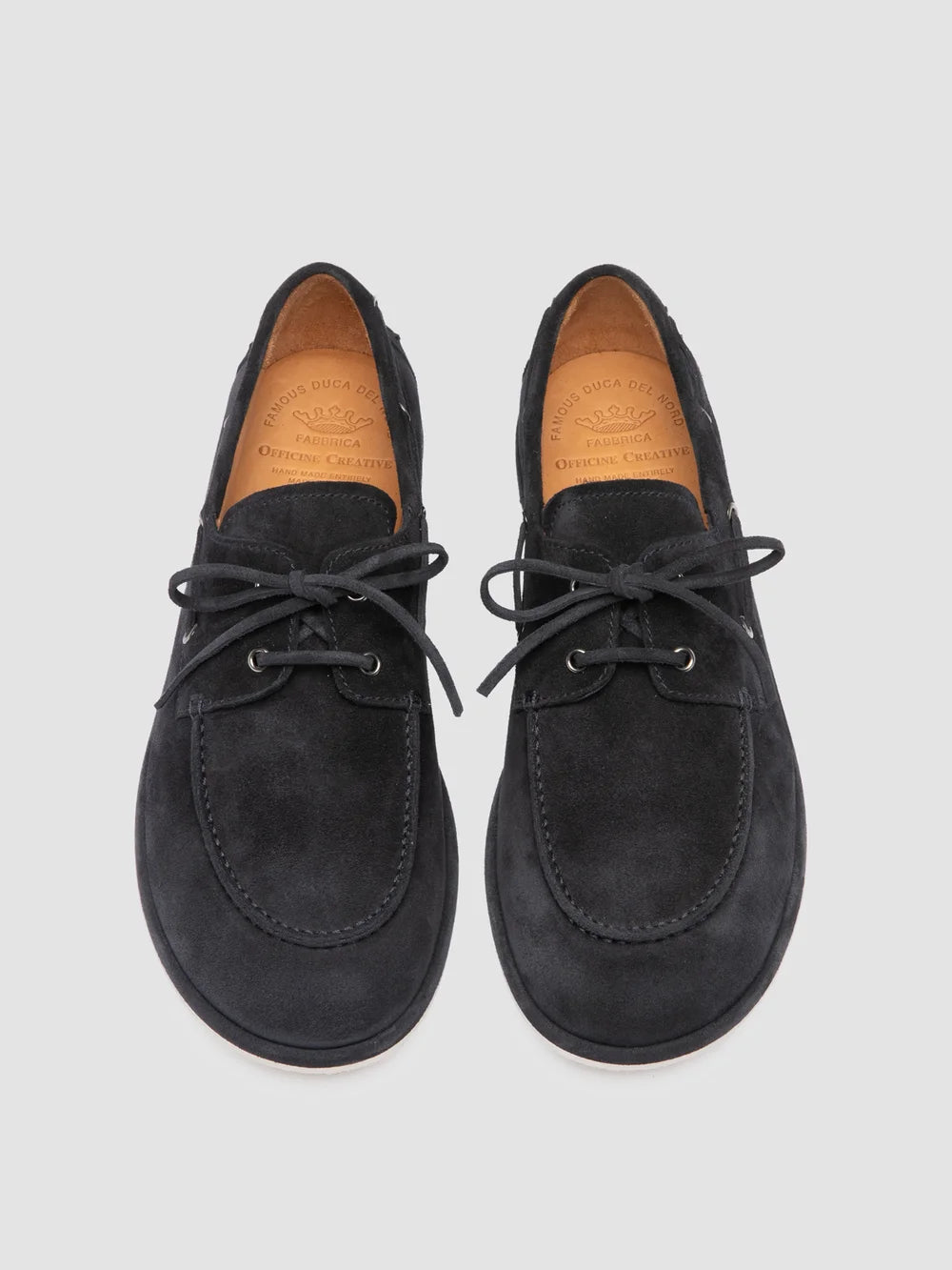 LOVE 001 - Blaue Bootsschuhe aus Wildleder - image 2,side view