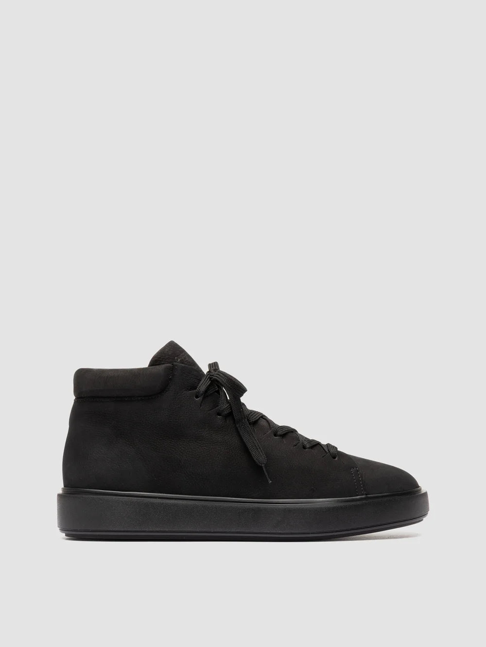 REMASTER 003 - Schwarze High-Top-Sneakers aus Wildleder - image 1,side view