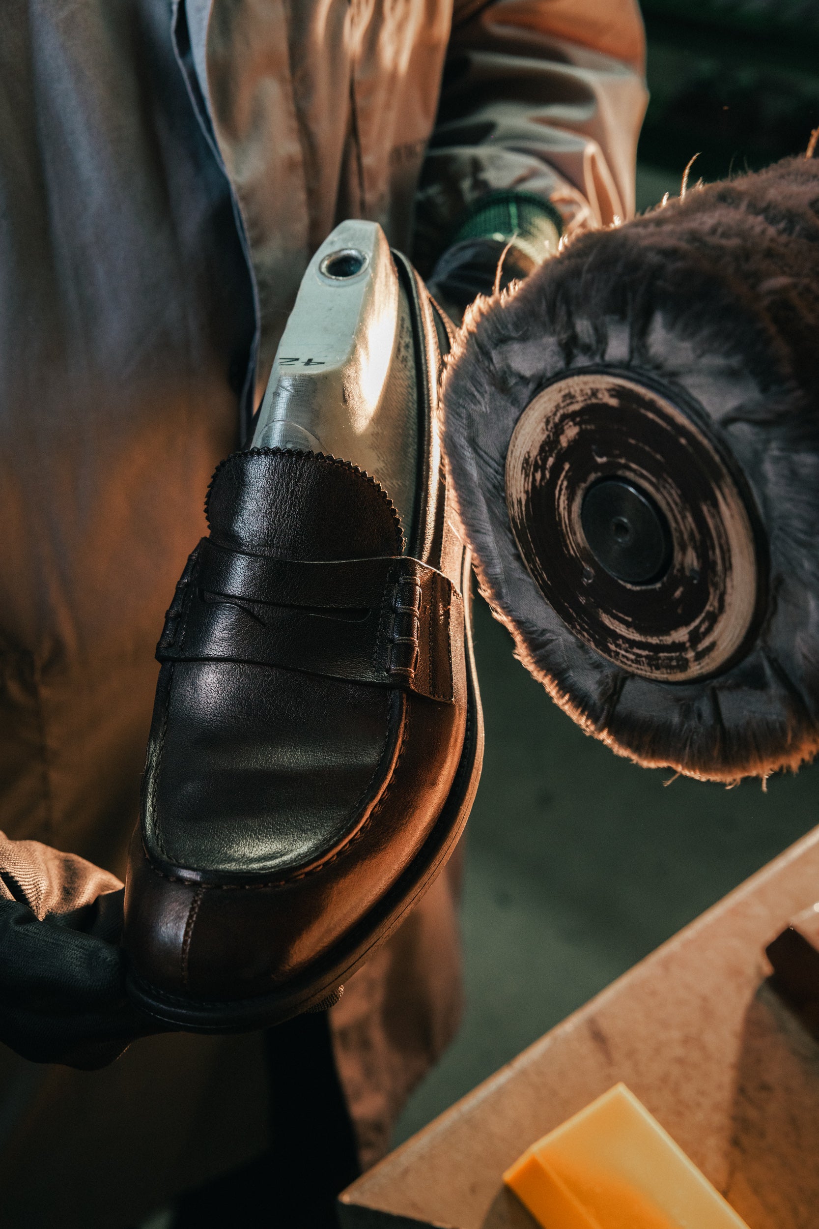 Officine Creative: Calzature e accessori artigianali