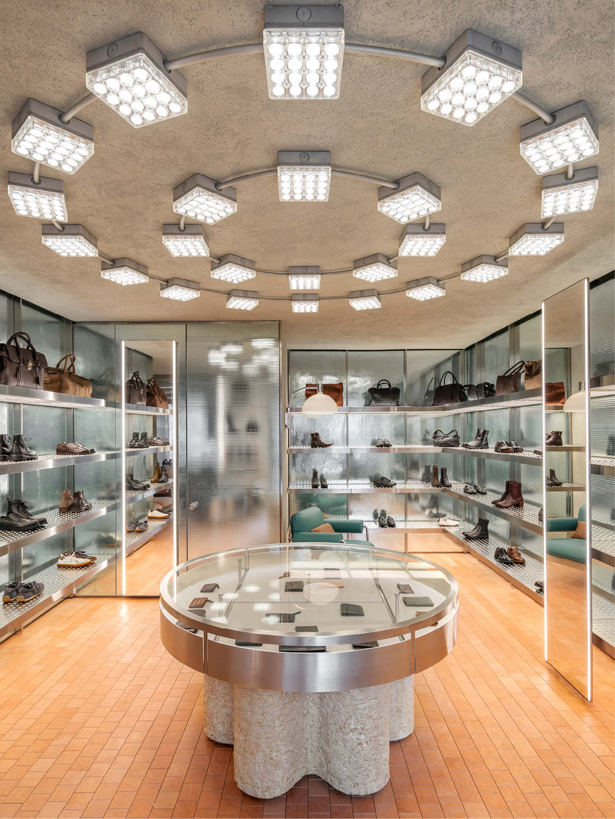 Officine Creative: Calzature e accessori artigianali