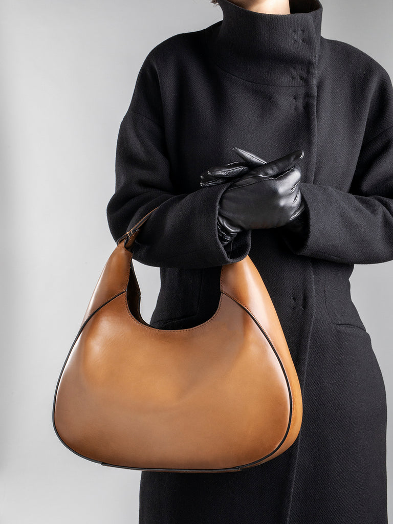 Staud Sasha Large Leather Shoulder Bag In Beige